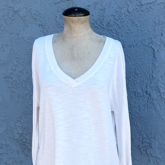 Nation Long Sleeve tee White V Neck Size Medium - Picture 5 of 7